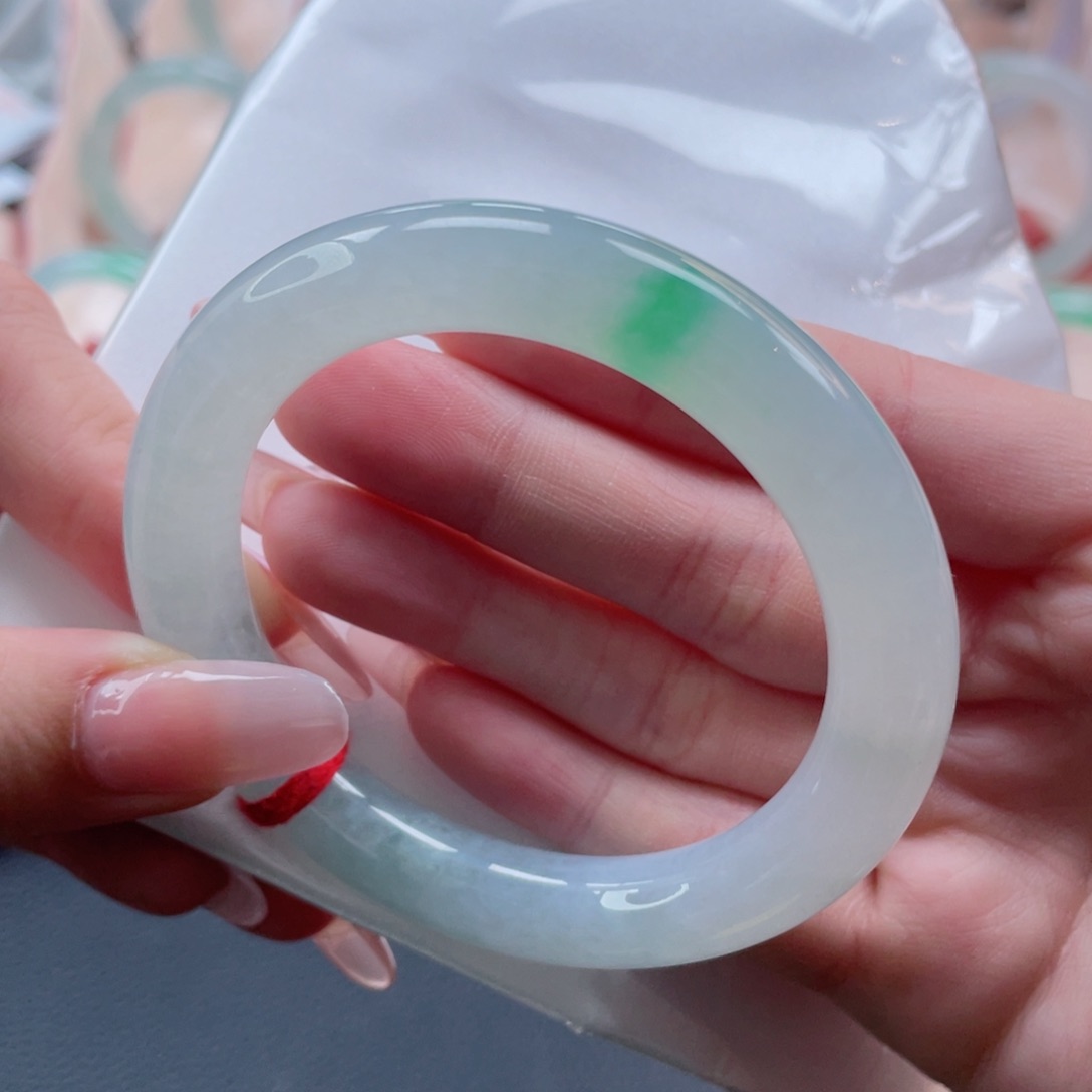 未镶嵌手镯翡翠54.0糯冰白底青 水润清透 惊破一瓯春18号