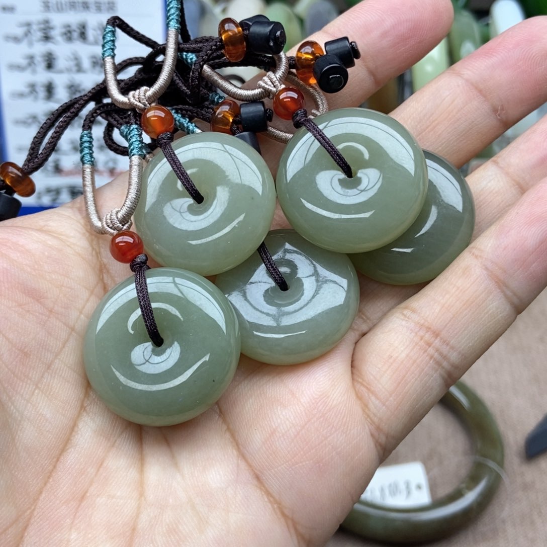 和田玉吊坠(不含链)未镶嵌