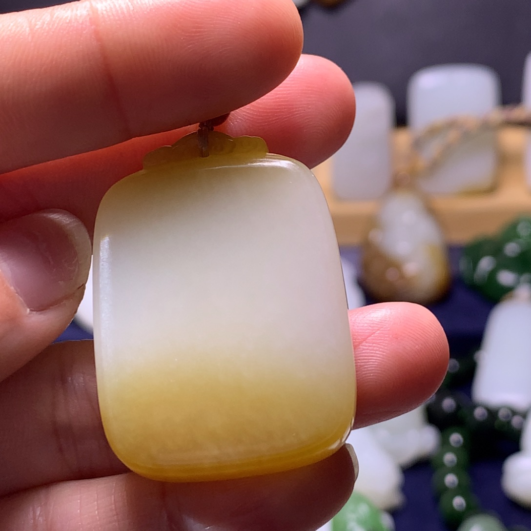 和田玉挂件未镶嵌