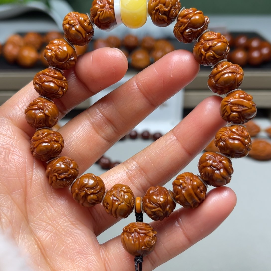 吊坠橄榄核十八弥勒手串
