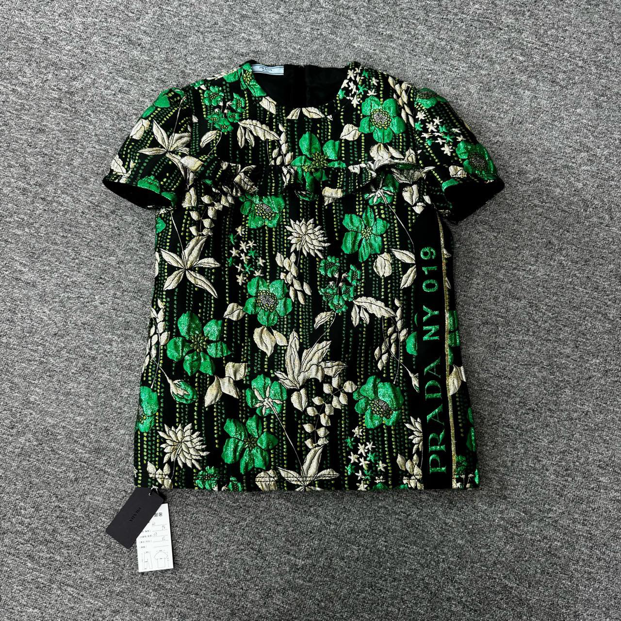 未使用 Prada/普拉达 Prada 短袖 重工花卉 全新带吊