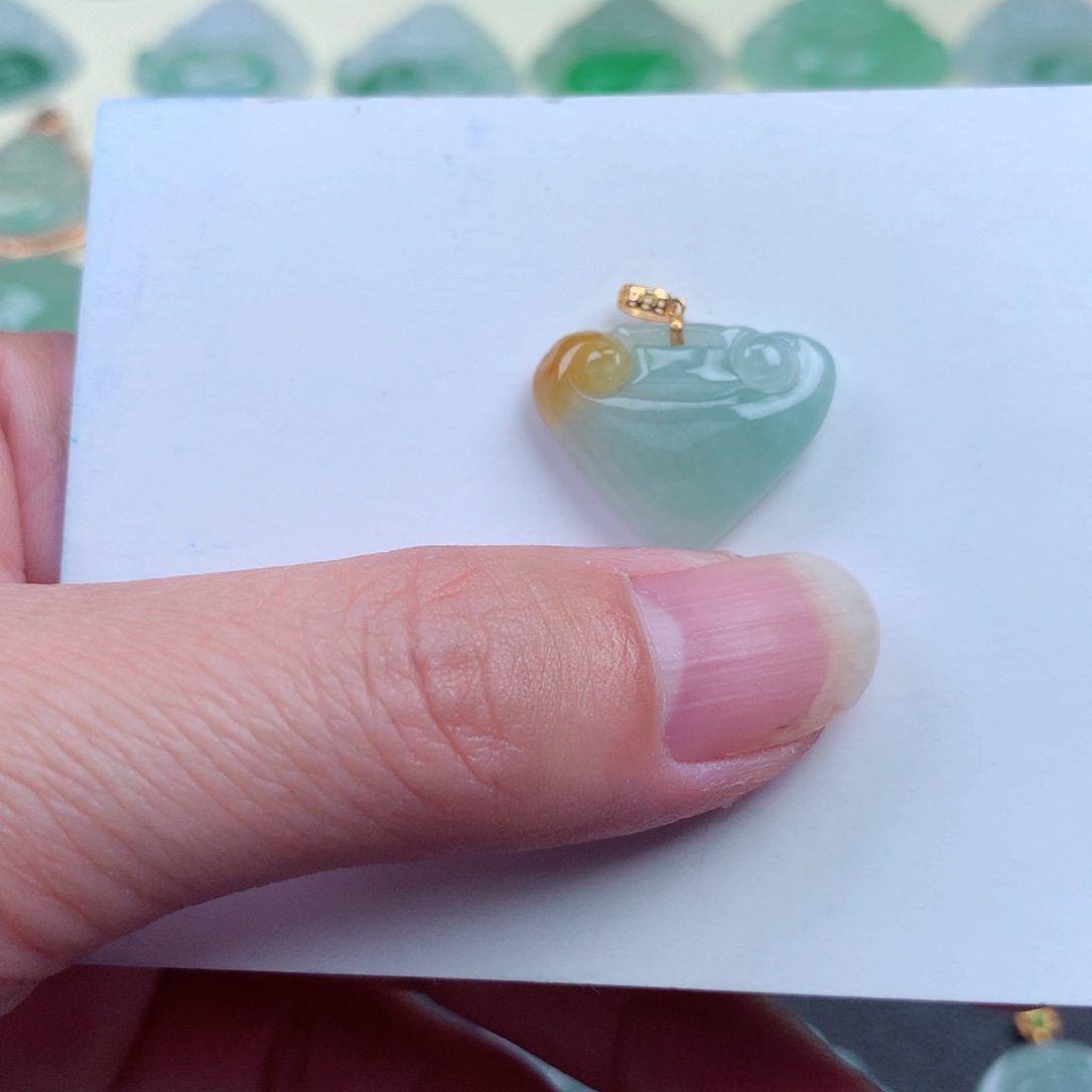 翡翠吊坠(不含链)18K金镶嵌