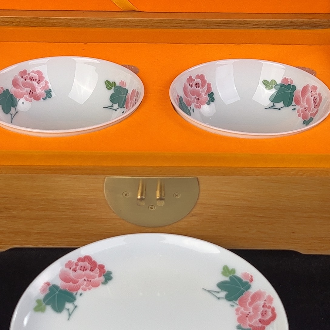 瓷限量版 对花观赏碗一对，➕对花碟