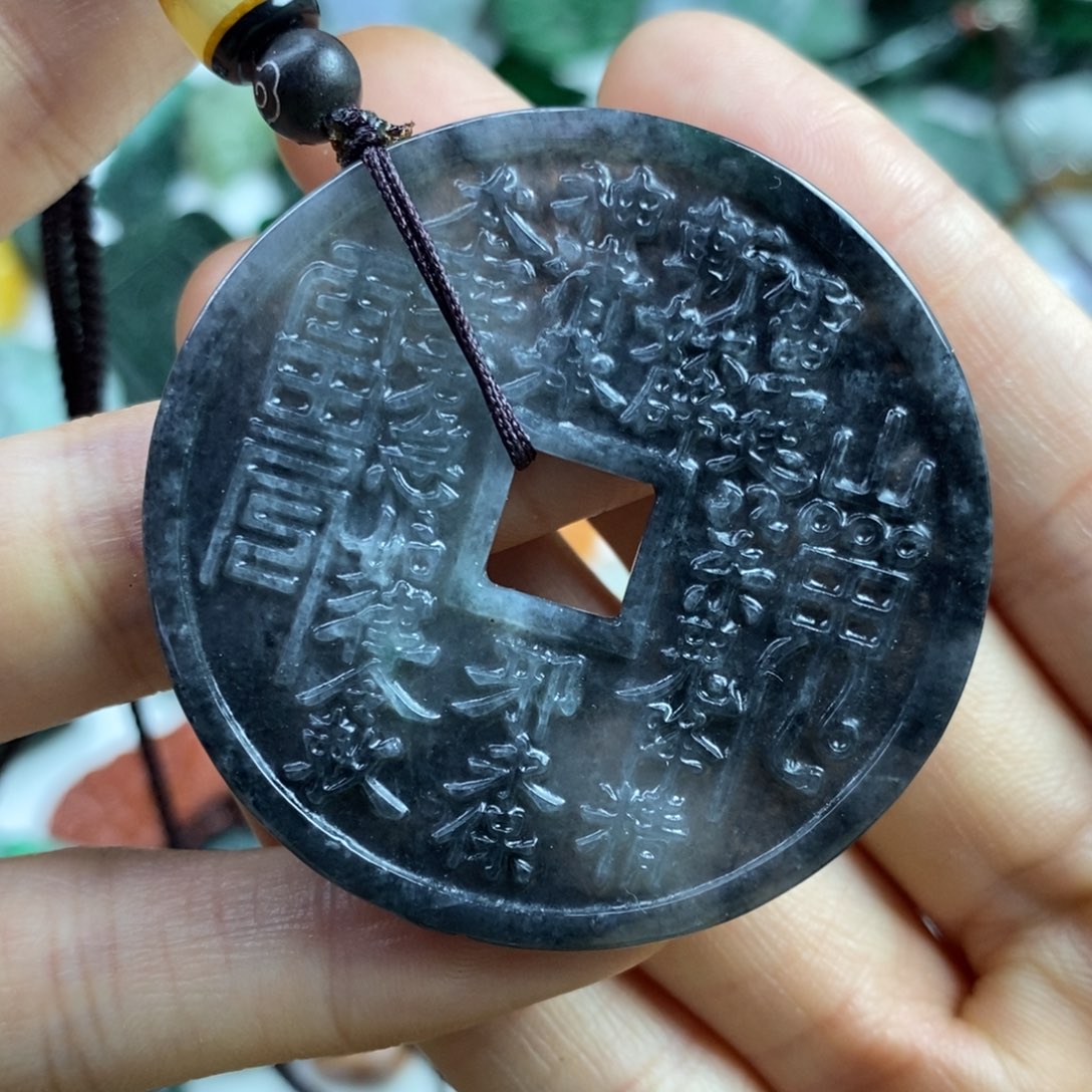 翡翠颈饰未镶嵌吊坠