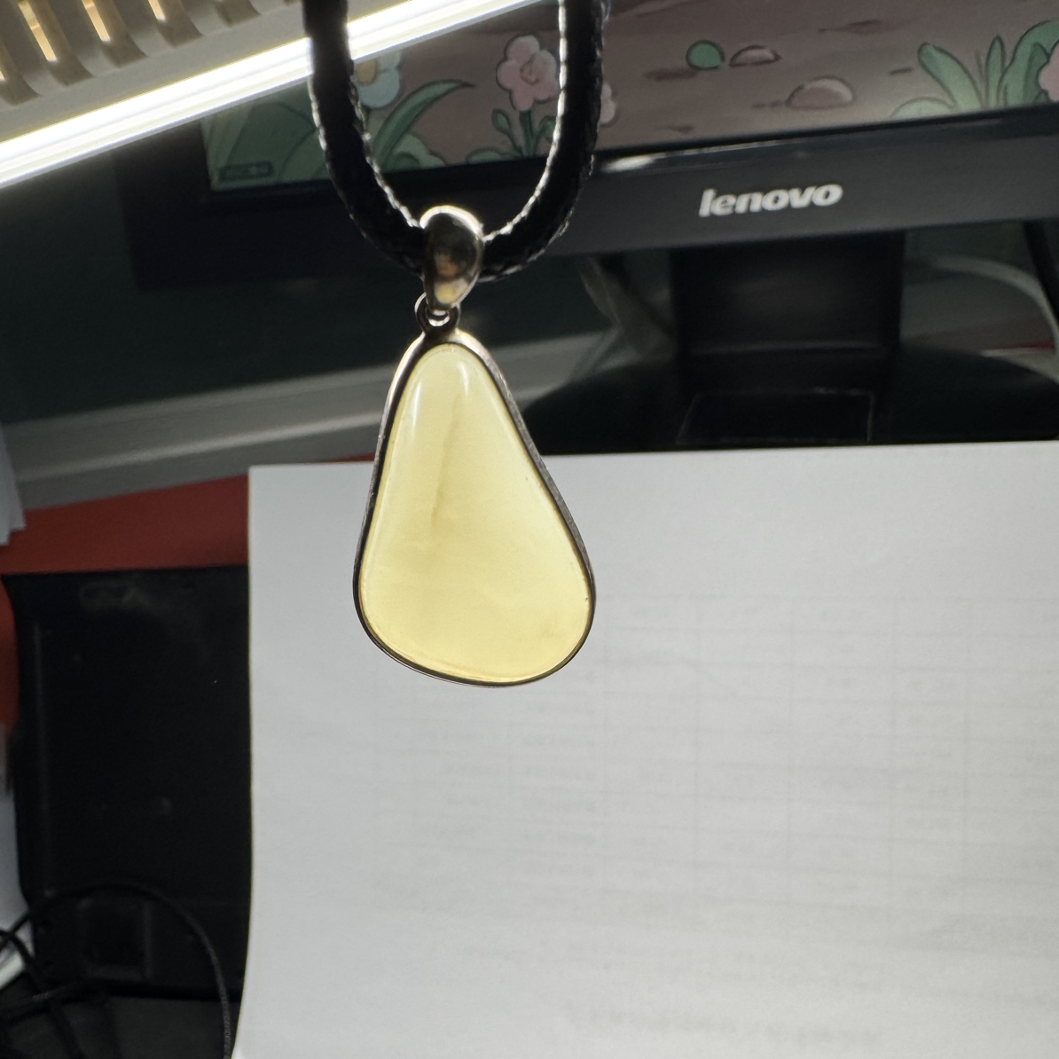 和田玉水滴光白籽吊坠