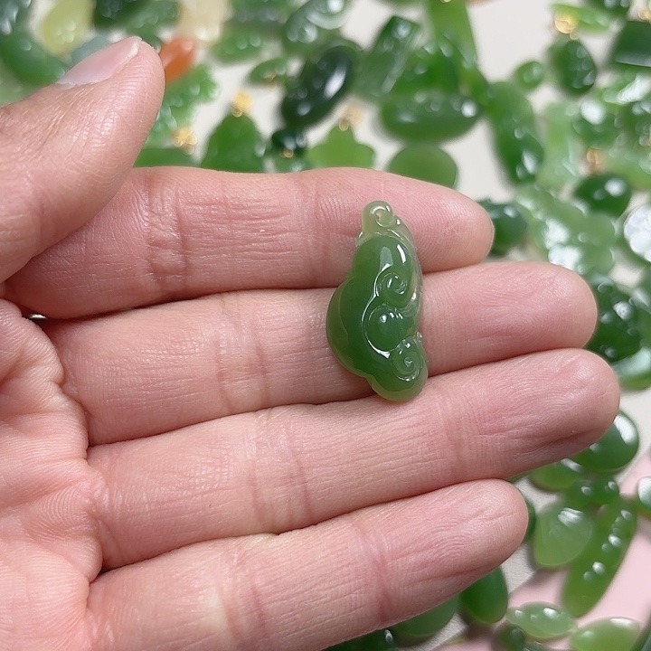和田玉（碧玉）未镶嵌颈饰