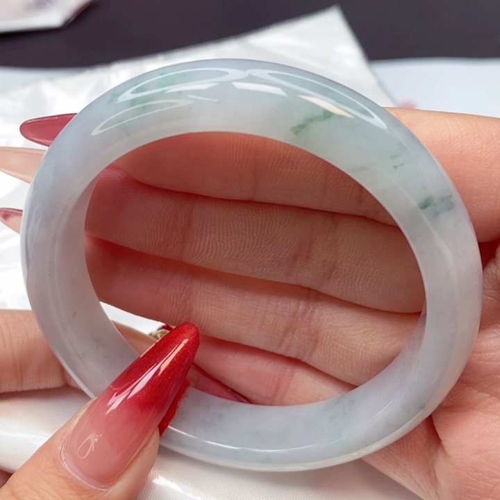 翡翠手镯未镶嵌57圈