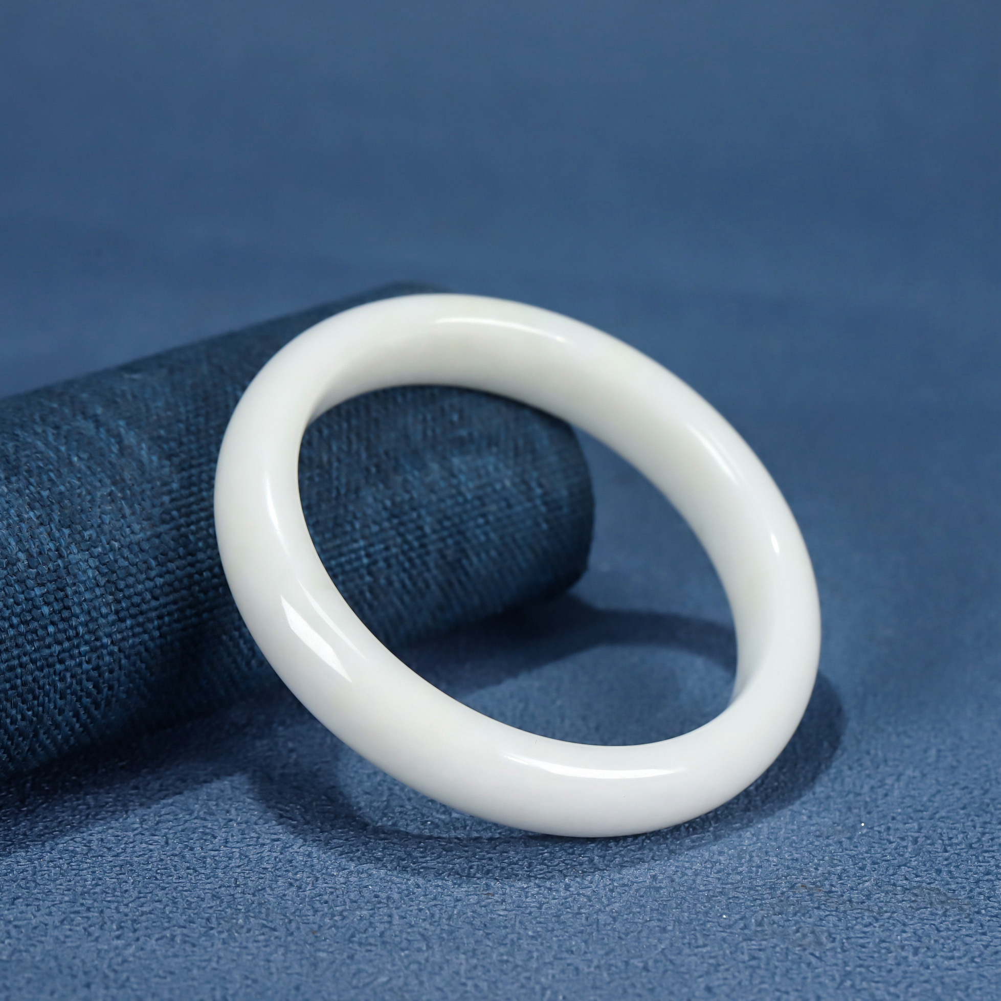 蓝田玉手镯玉镯美人镯兵马俑景区同款天然活玉博物馆正品地理标志