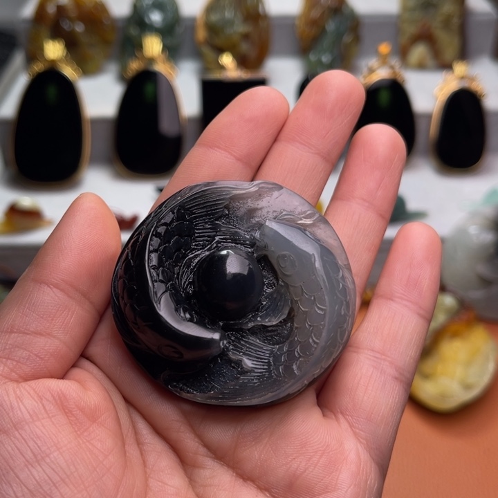 北***¹蛇纹石玉未镶嵌颈饰