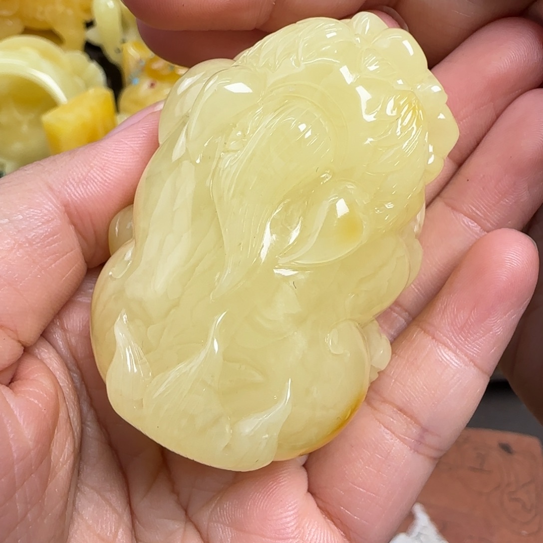 蜜蜡未镶嵌珠宝奇石