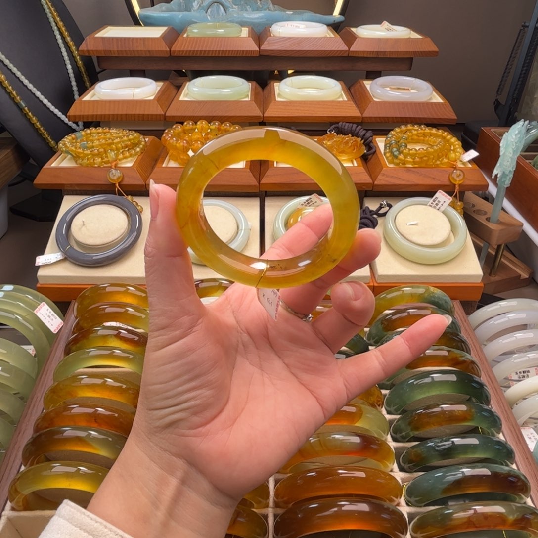 蛇纹石玉未镶嵌手镯54