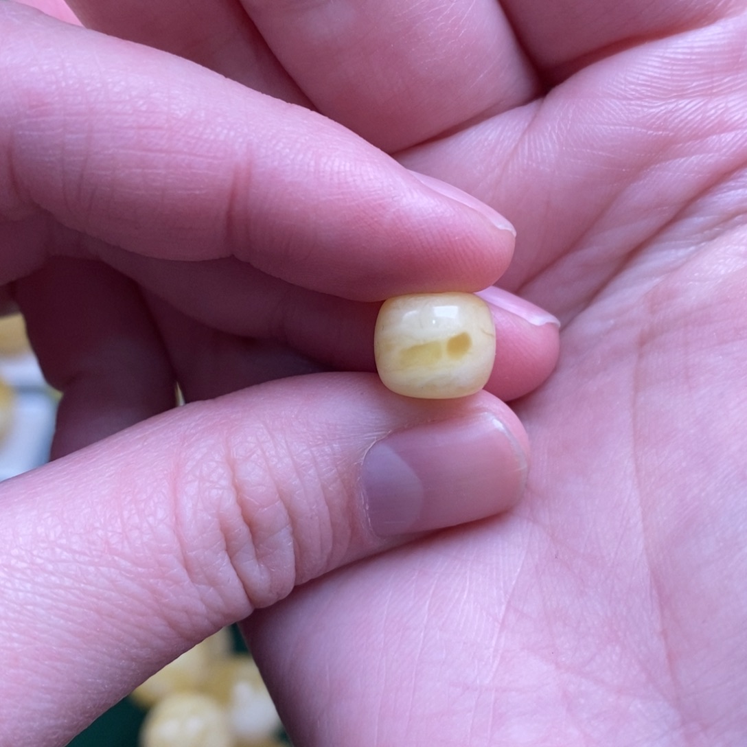 打***犟蜜蜡未镶嵌珠宝奇石