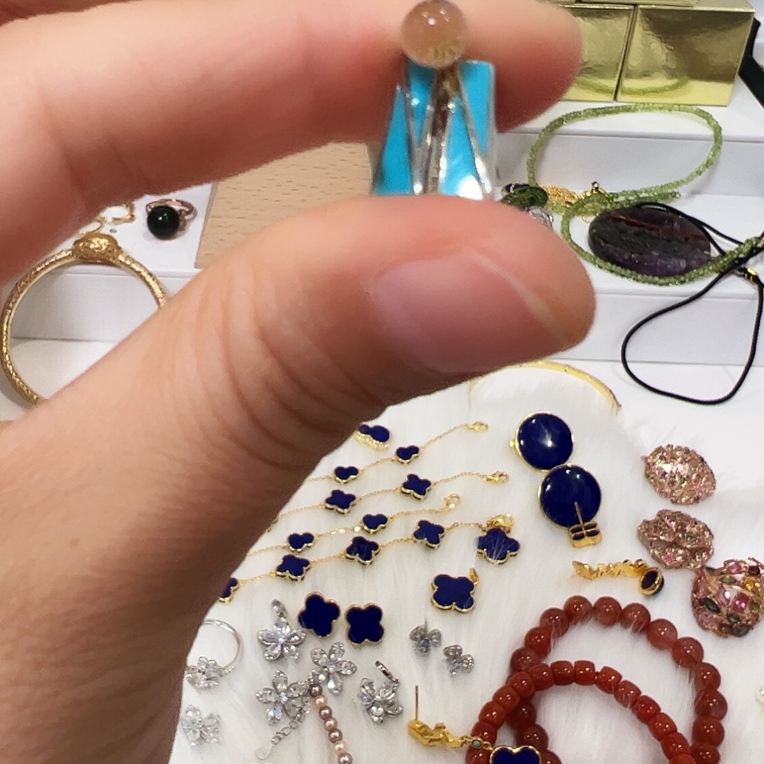 叶****水晶银S925镶嵌耳饰拍两单发一单