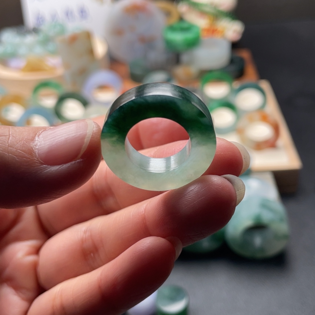 定制翡翠未镶嵌翡翠