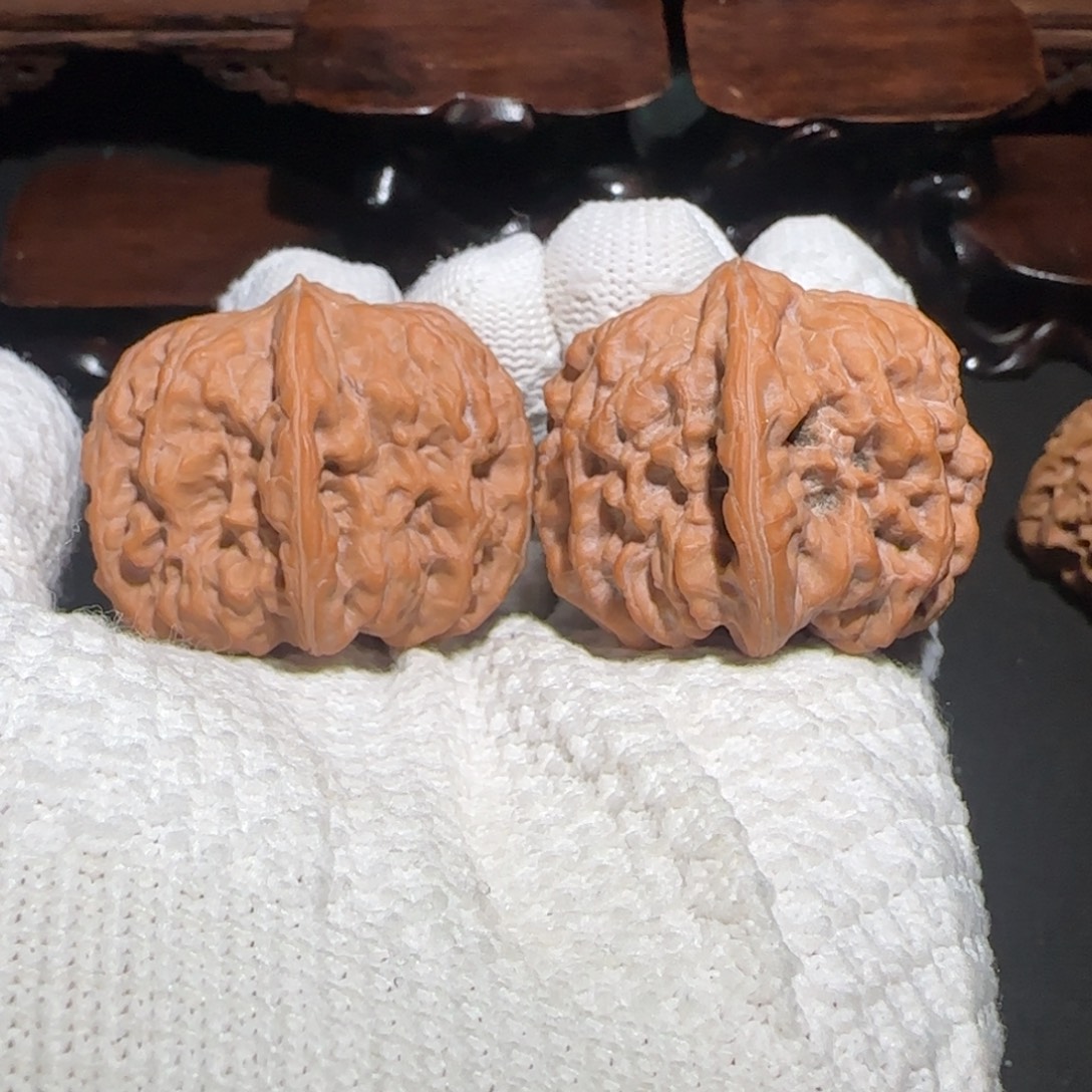 皓***风吊坠文玩核桃凹底45