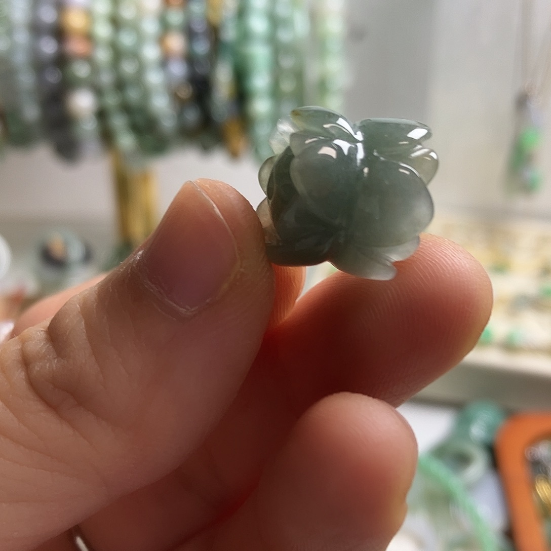 翡翠未镶嵌颈饰13