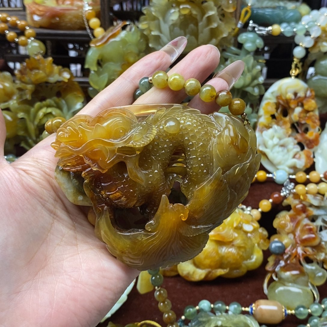 蛇纹石玉挂件未镶嵌异*