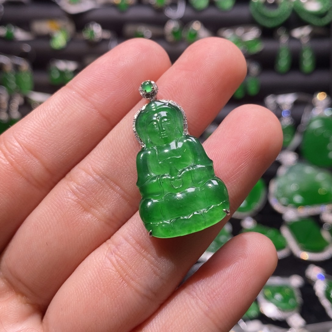 翡翠颈饰18K金镶嵌天然翡翠