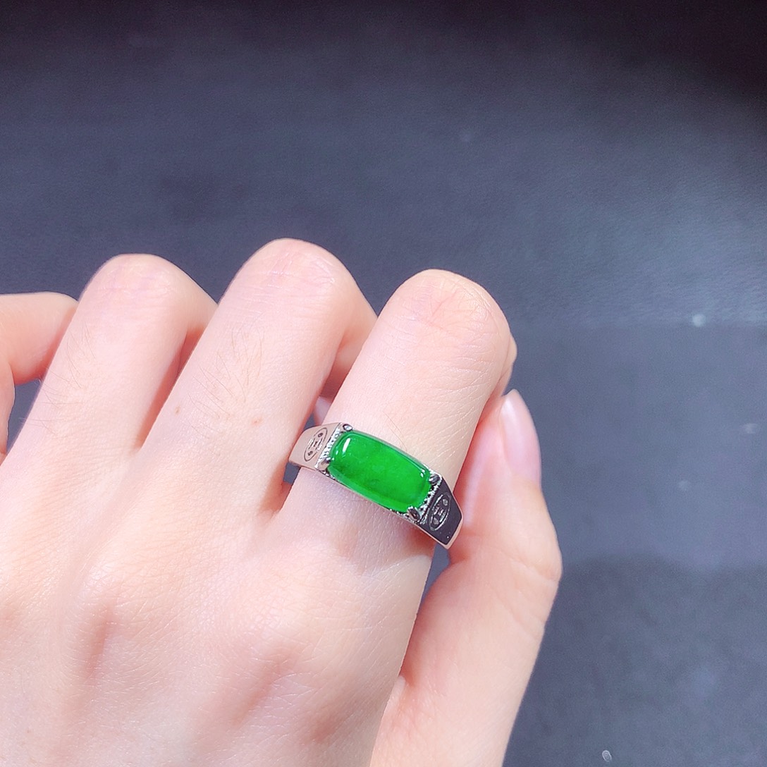 翡翠戒指未镶嵌翡翠