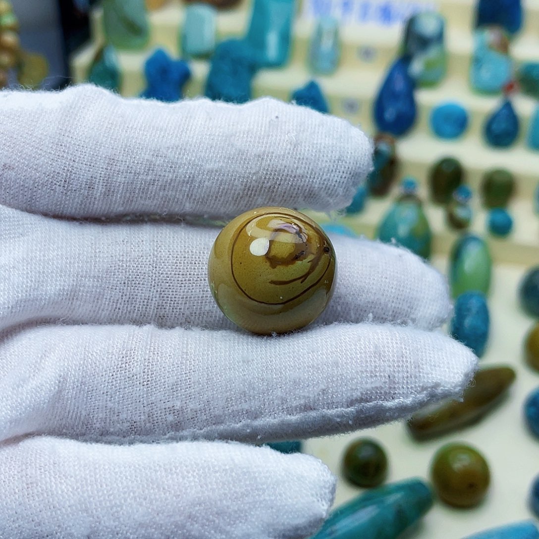 绿松石颈饰未镶嵌