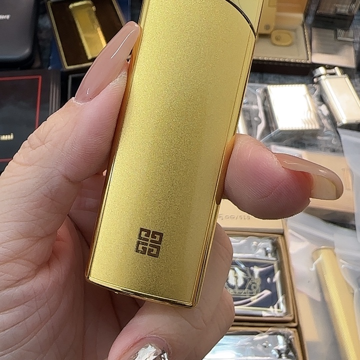 纪梵希超薄刀峰防风