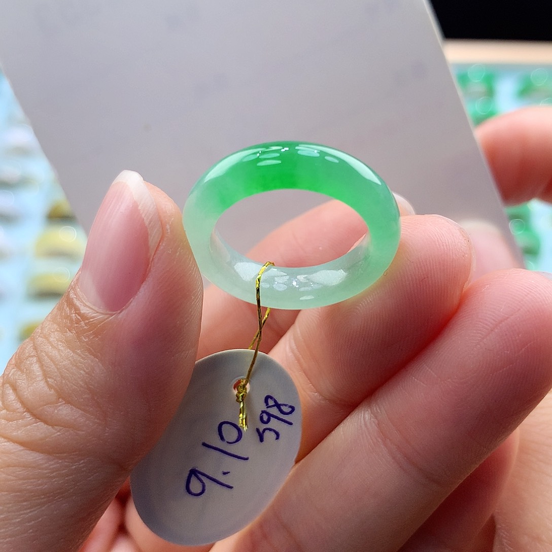 翡翠戒指未镶嵌9*9圈