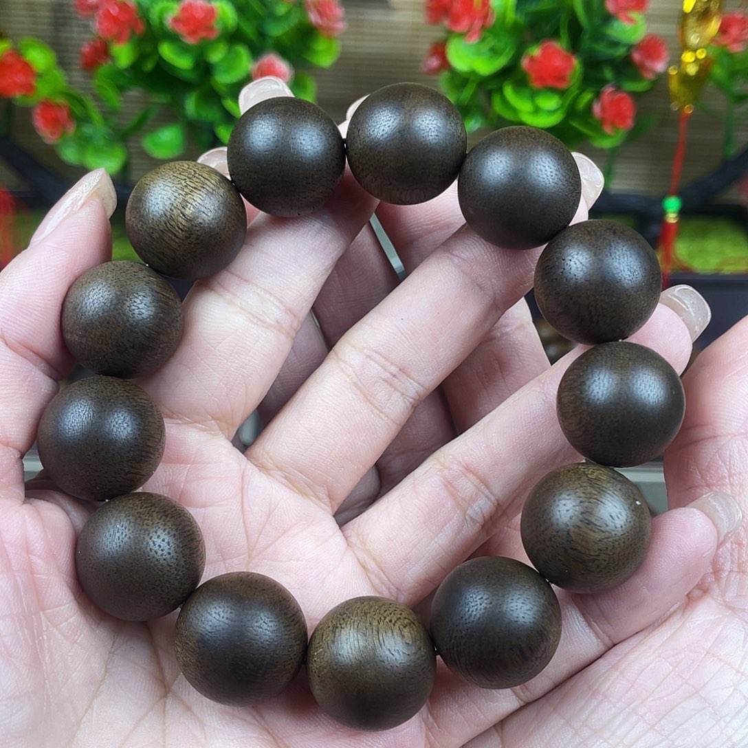 沉香手串越南芽庄白奇留疤老料