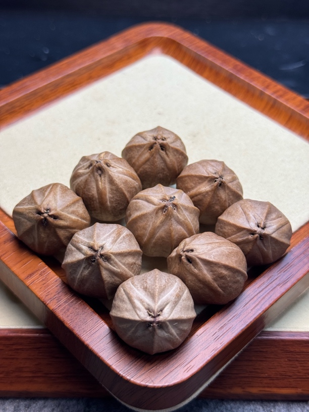 2.4*2.8 正四花梅林铁核素串