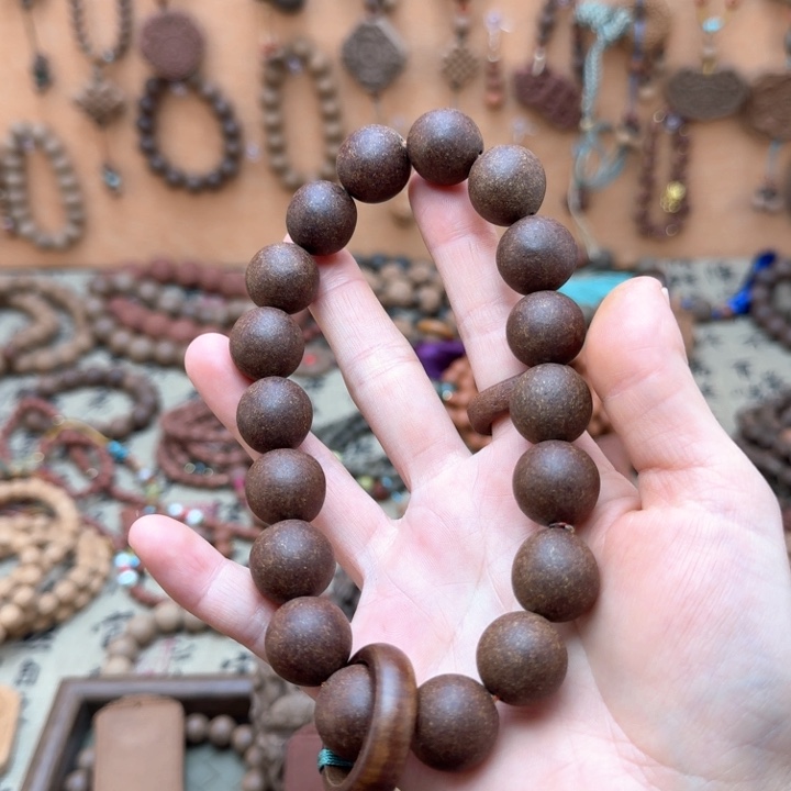 春月蝴蝶古方1.7微瑕手持