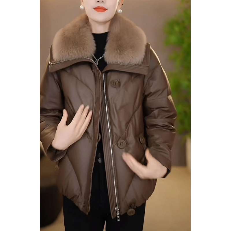 海宁皮草仿狐狸毛领pu皮时尚短款加厚外套冬季新款