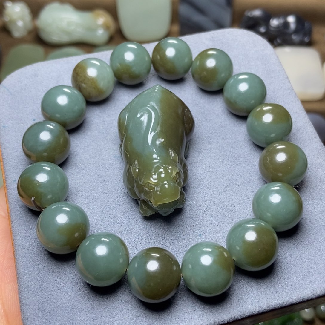 和田玉颈饰未镶嵌