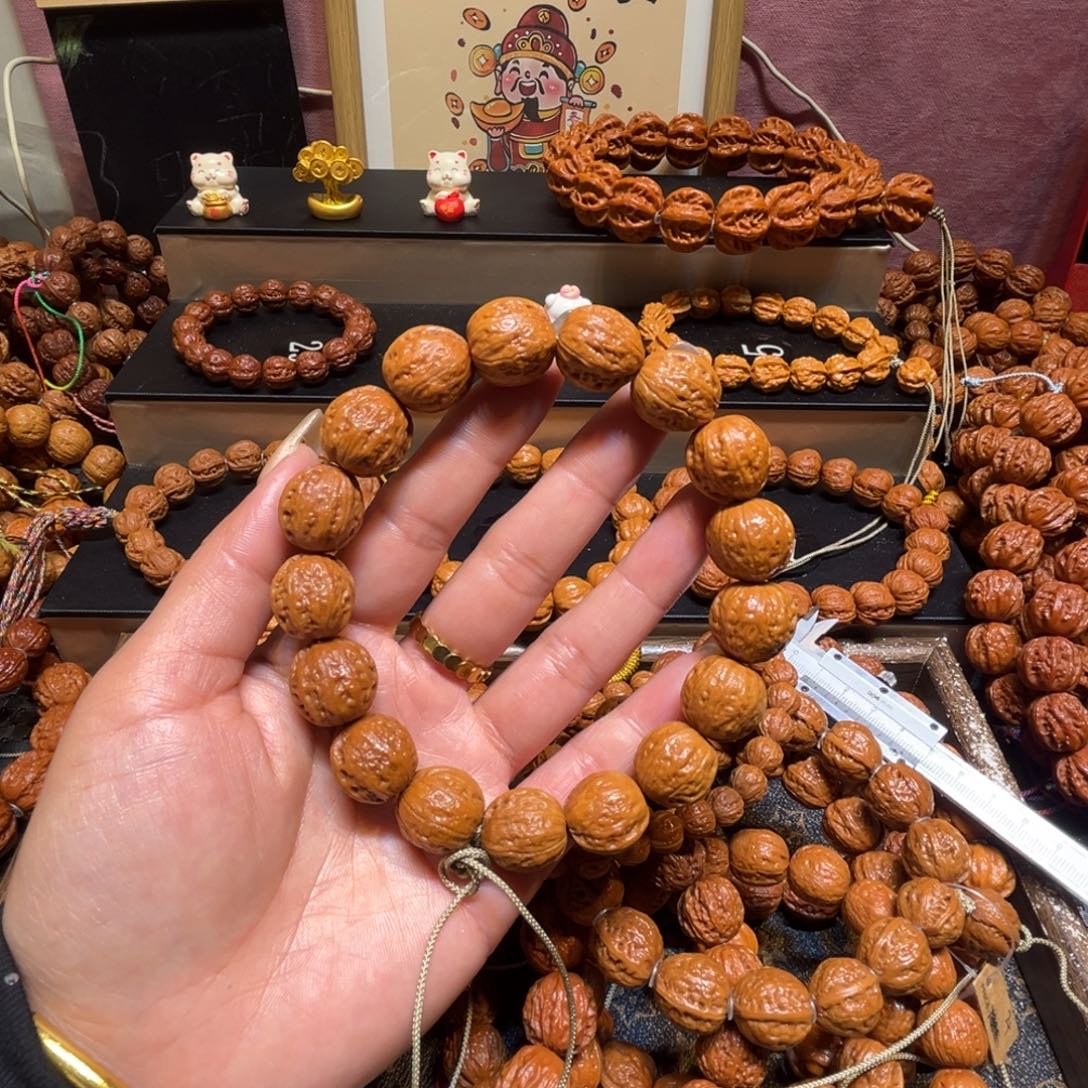 天***雨文玩核桃手串精品