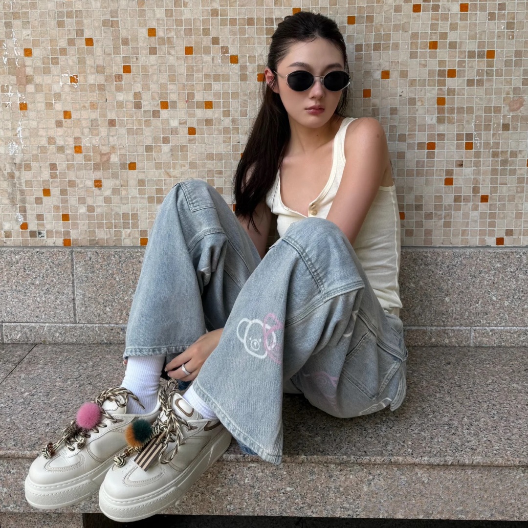 《慕子思思》小怪兽挂件厚底小白鞋