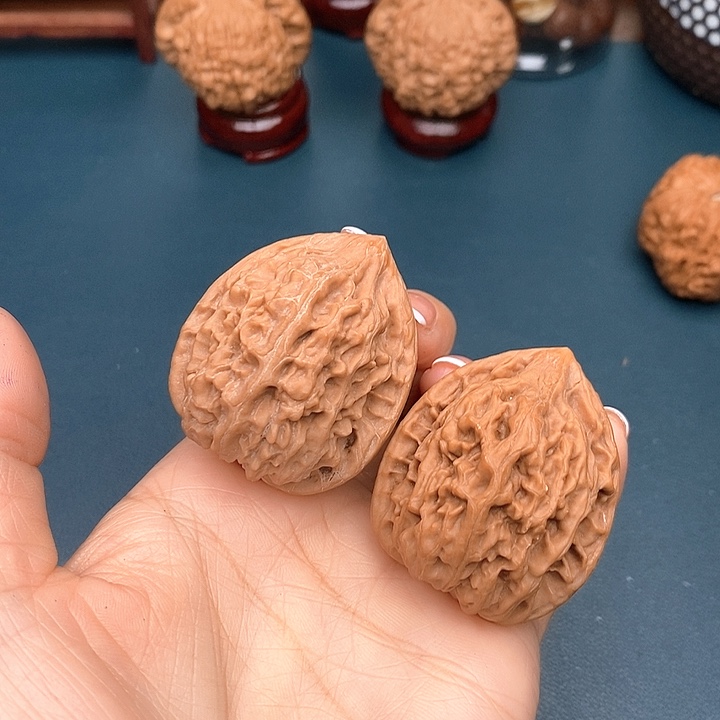 文玩核桃把件39鸡心