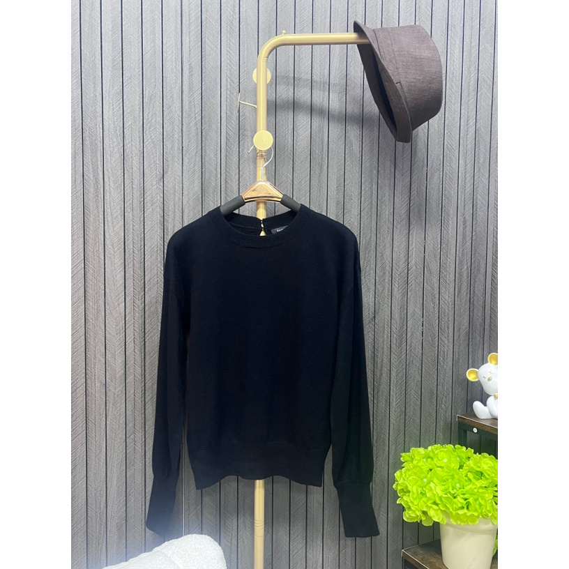 1027秋冬纯色黑色休闲时尚女士针织衫