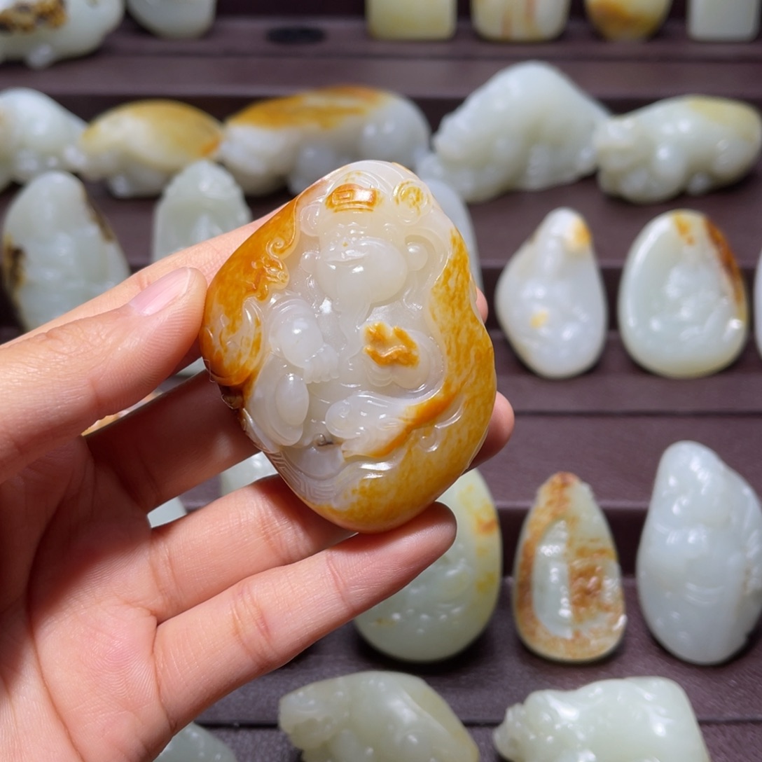 和田玉未镶嵌颈饰