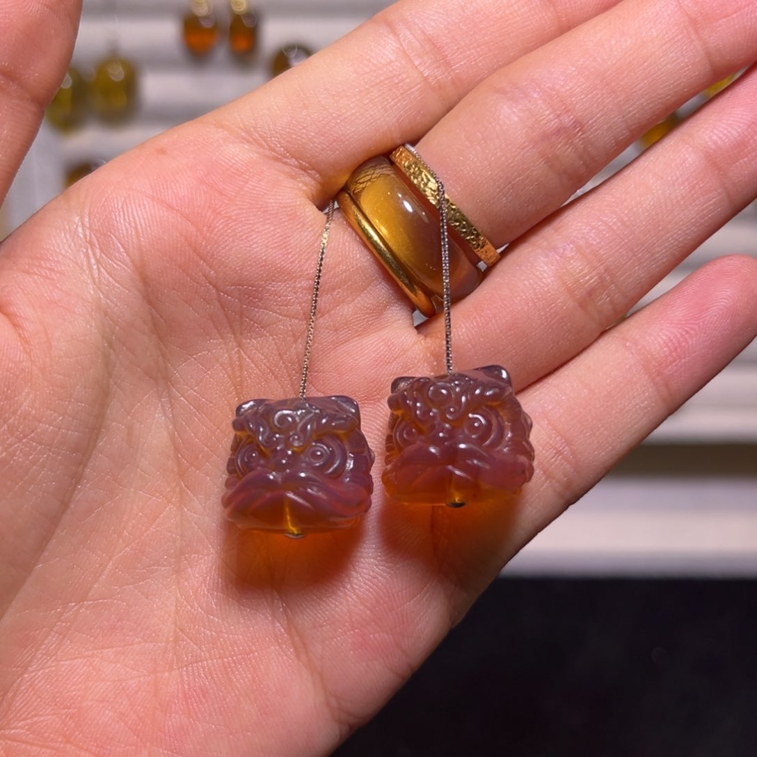 琥珀手镯银S925镶嵌醒狮耳坠