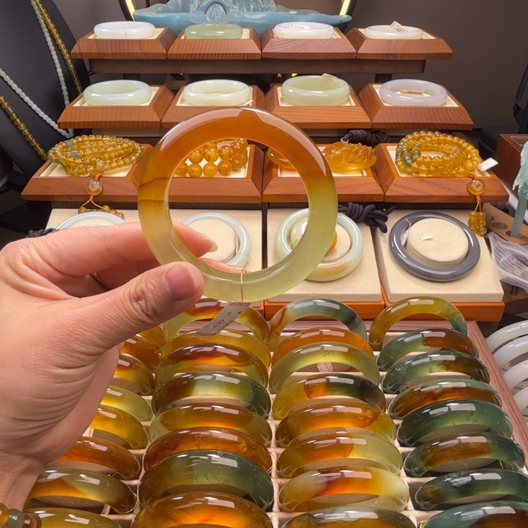 蛇纹石玉未镶嵌手镯56