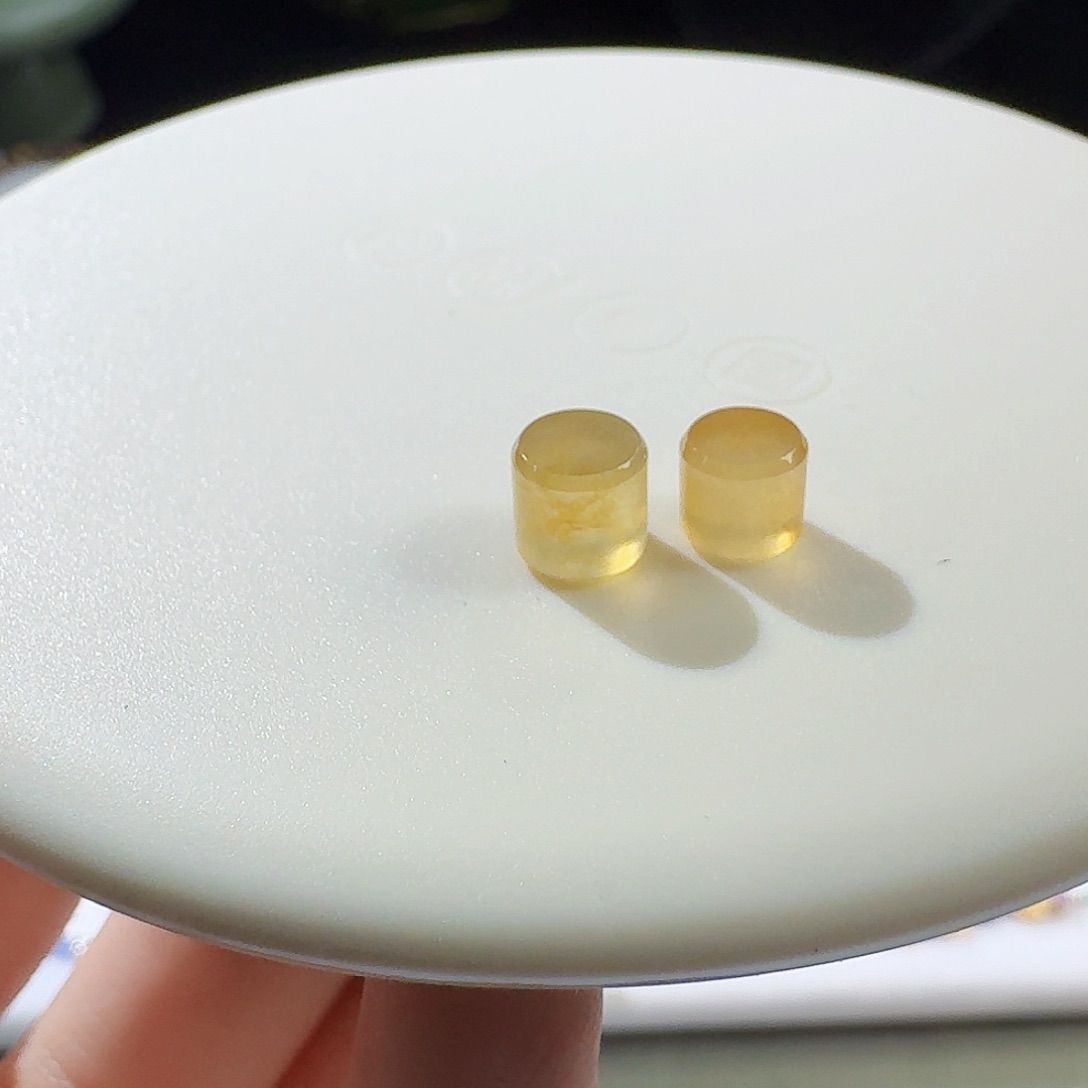 翡翠未镶嵌颈饰桶珠