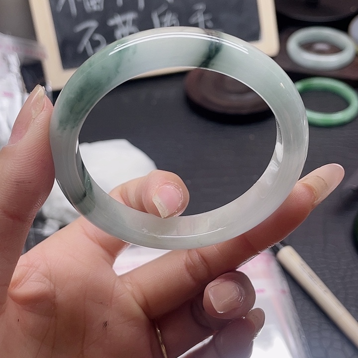 石英岩玉未镶嵌手镯119