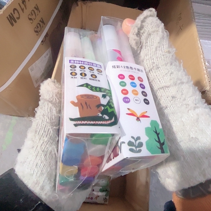 彩色丙烯马克笔拍一发二。  