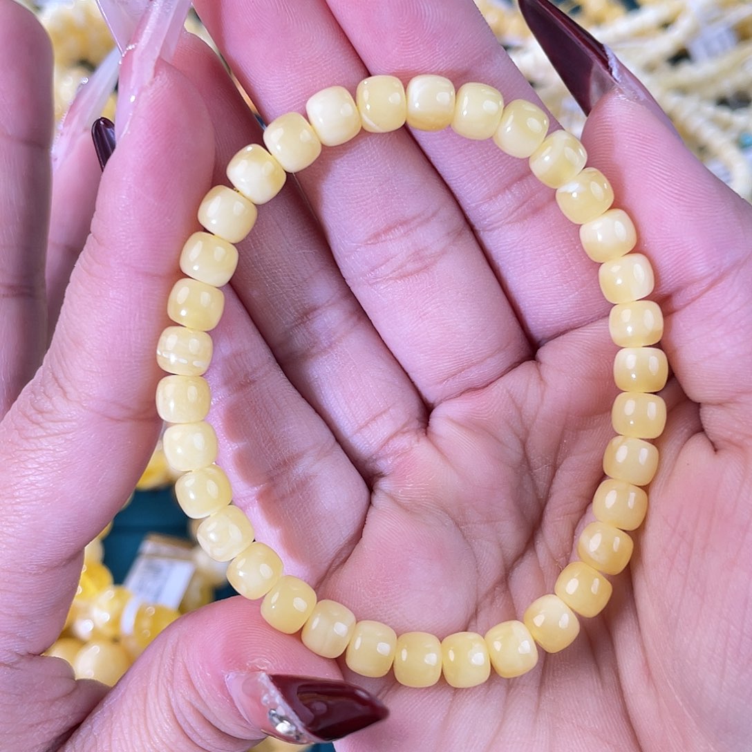 琥珀裸石未镶嵌老型