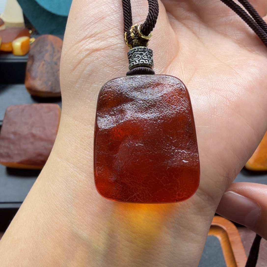 琥珀吊坠(赠链)未镶嵌