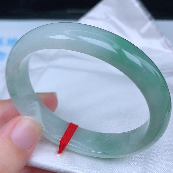 未镶嵌手镯（贵妃镯）翡翠天然