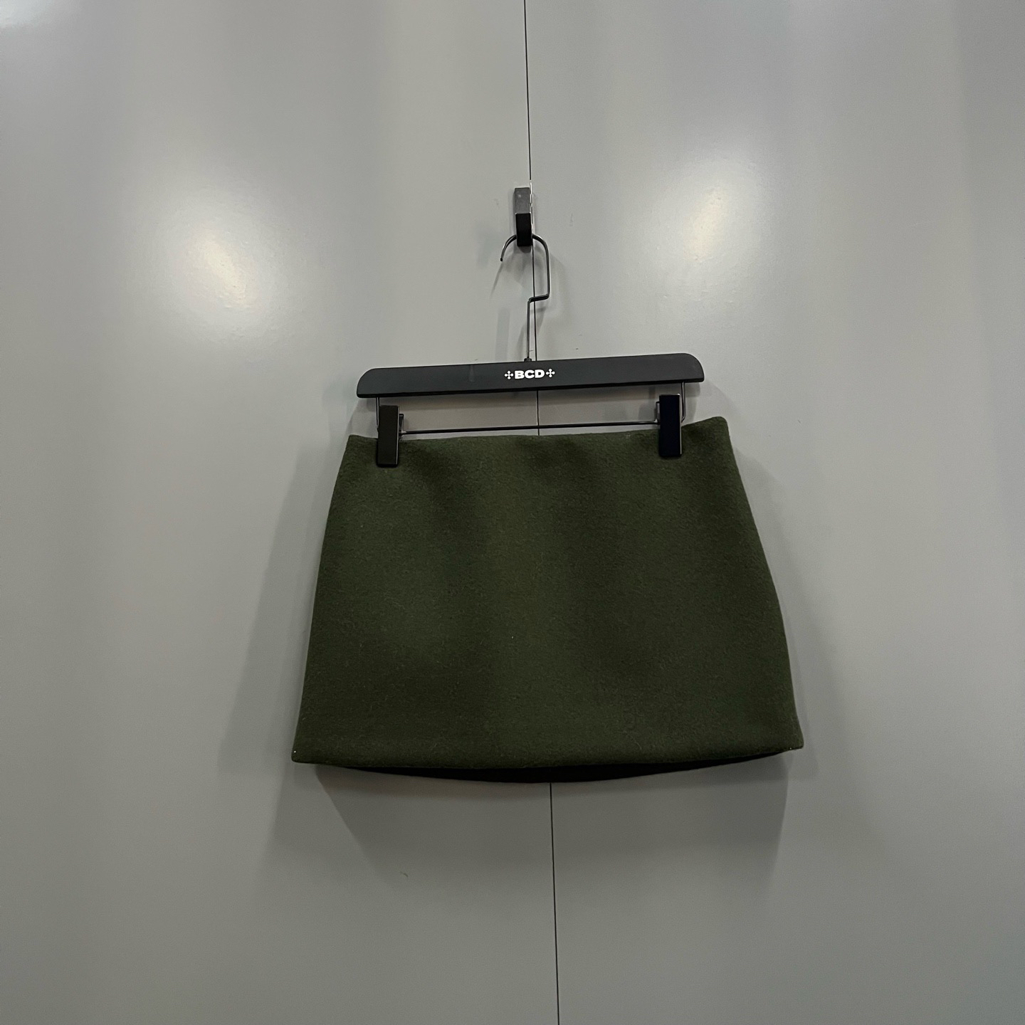 未使用 MIU MIU/缪缪 zz 纯色刺绣logo短裙 38码/全新/208448