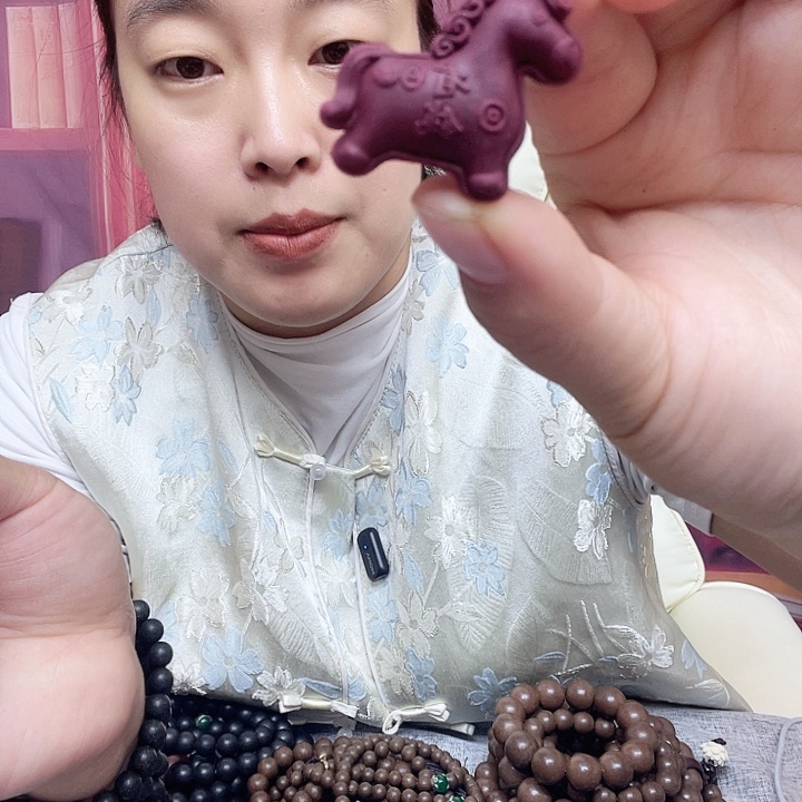 泥塑玫瑰马上有钱小马