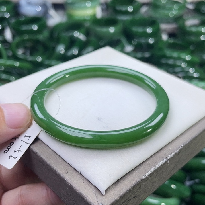 未镶嵌手镯和田玉（碧玉）