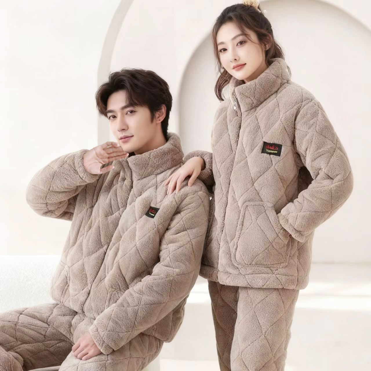 新款2025爆款情侣睡衣冬季加绒加厚保暖棉服三层夹棉大码休闲套装