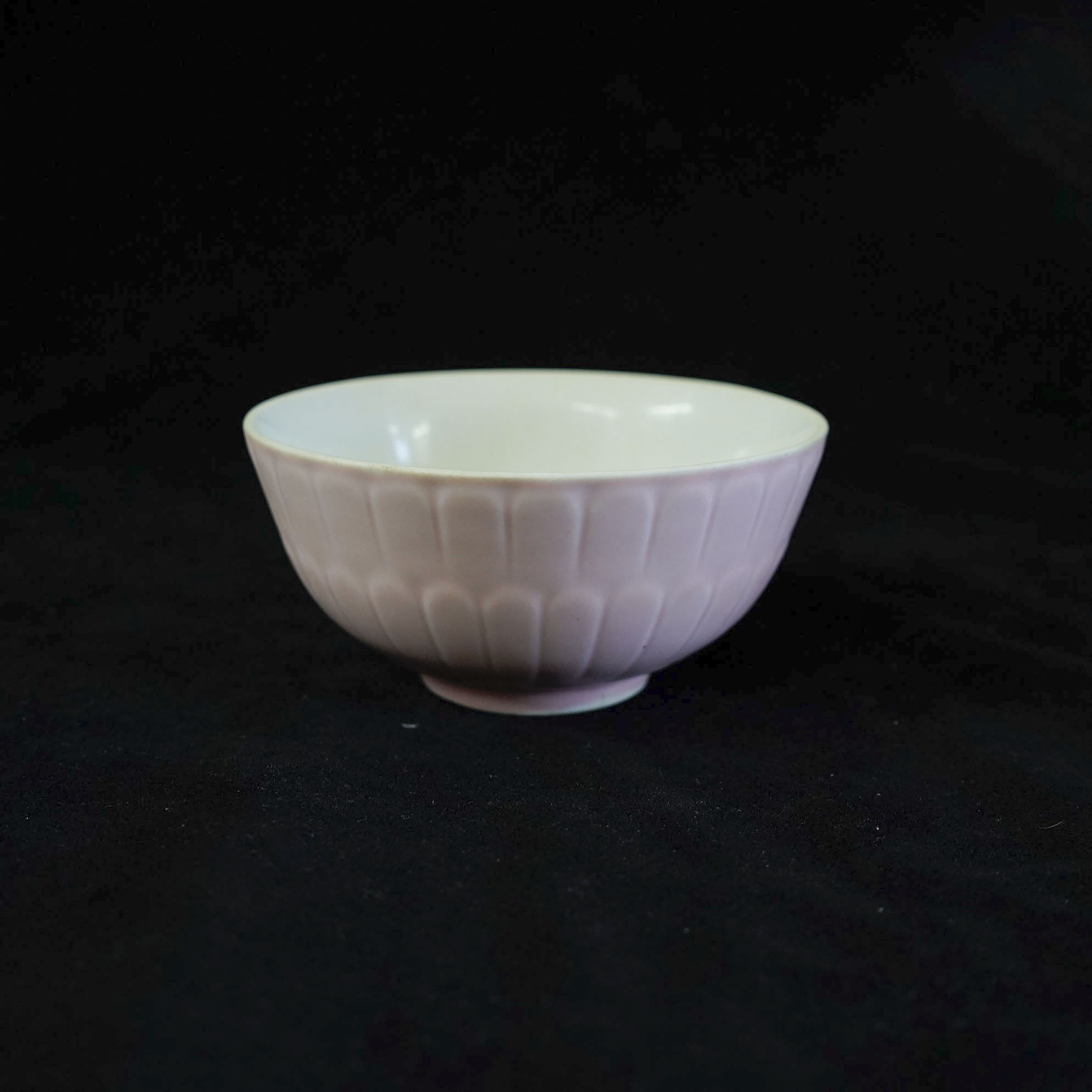 单色釉暗刻莲瓣纹碗#375#