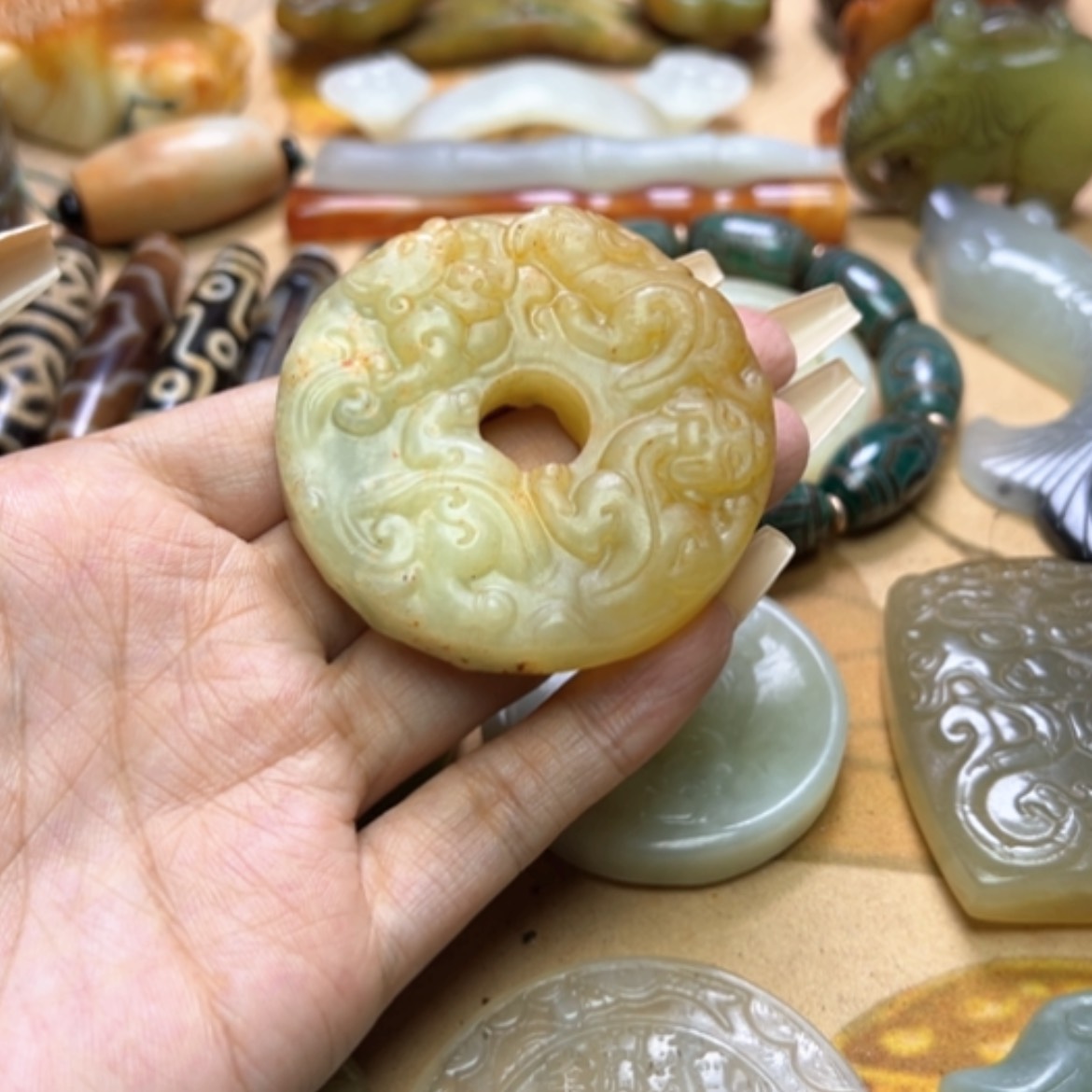 【闪购商品】蛇纹石玉颈饰未镶嵌